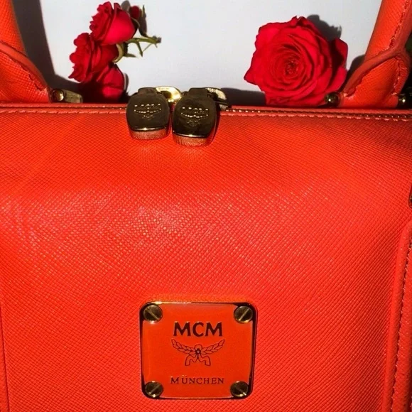 MCM Boston leather bag in Orange EUC - Picture 3 of 12